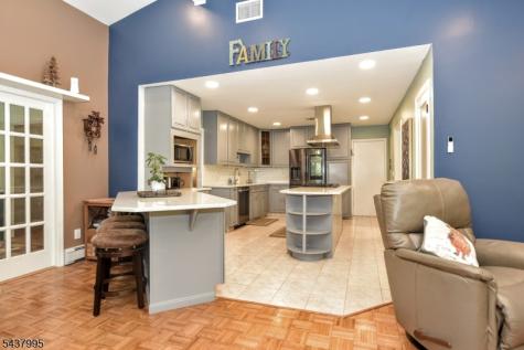 43 Overlook Court Ramsey NJ 07446