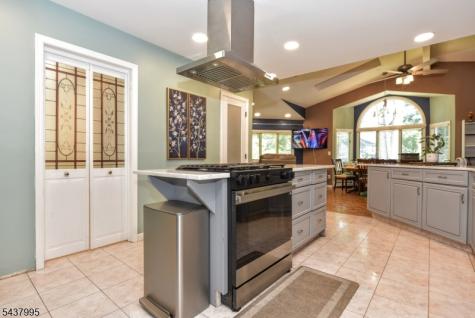 43 Overlook Court Ramsey NJ 07446