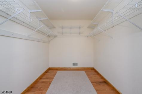 3 Tara Court Hardwick NJ 07825