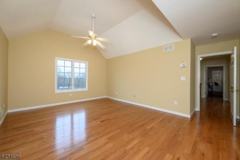 3 Tara Court Hardwick NJ 07825