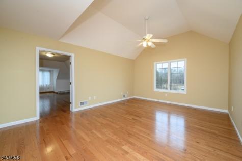 3 Tara Court Hardwick NJ 07825