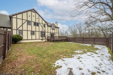 3 Tara Court Hardwick NJ 07825