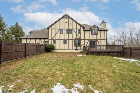 3 Tara Court Hardwick NJ 07825
