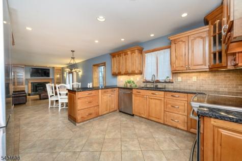 3 Tara Court Hardwick NJ 07825