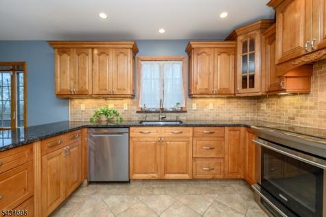 3 Tara Court Hardwick NJ 07825