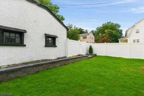 274 Brighton Avenue East Orange NJ 07017