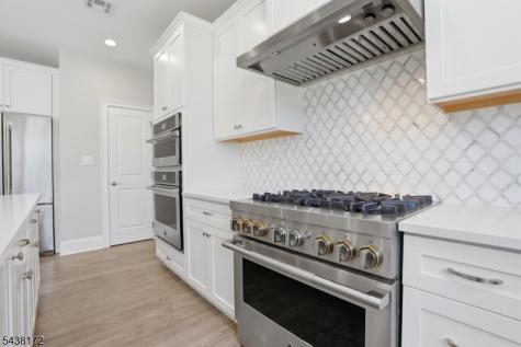 18 Waterford Way Middletown NJ 07738