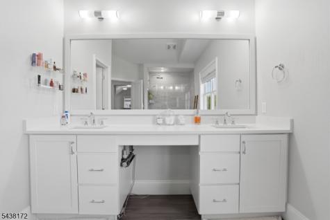 18 Waterford Way Middletown NJ 07738