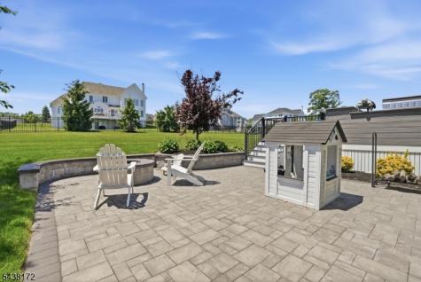 18 Waterford Way Middletown NJ 07738