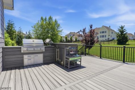 18 Waterford Way Middletown NJ 07738