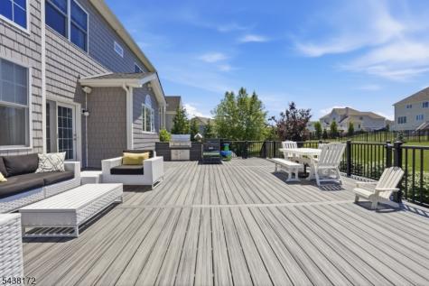 18 Waterford Way Middletown NJ 07738