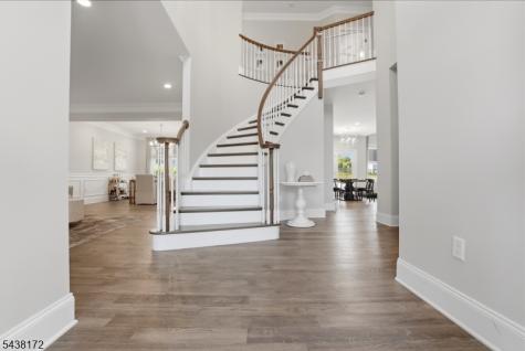 18 Waterford Way Middletown NJ 07738