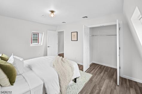 255 S 6th Avenue Highland Park NJ 08904