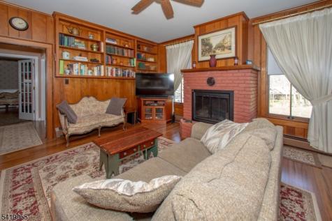 27 Edison Avenue Ogdensburg NJ 07439