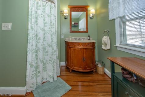 27 Edison Avenue Ogdensburg NJ 07439