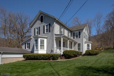 27 Edison Avenue Ogdensburg NJ 07439
