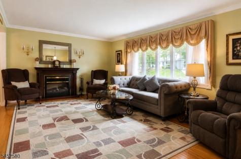 275 Saint Cloud Avenue West Orange NJ 07052