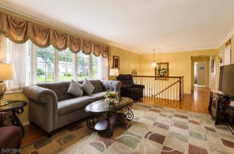 275 Saint Cloud Avenue West Orange NJ 07052