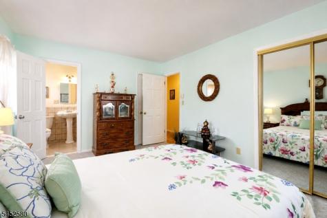 275 Saint Cloud Avenue West Orange NJ 07052