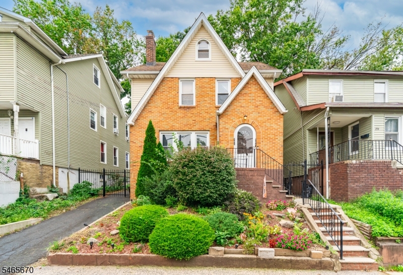 281 Smith Street Newark NJ 07106
