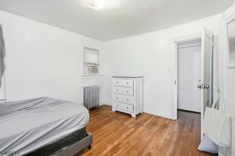 281 Smith Street Newark NJ 07106