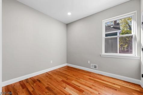 63 Oak Street East Orange NJ 07018