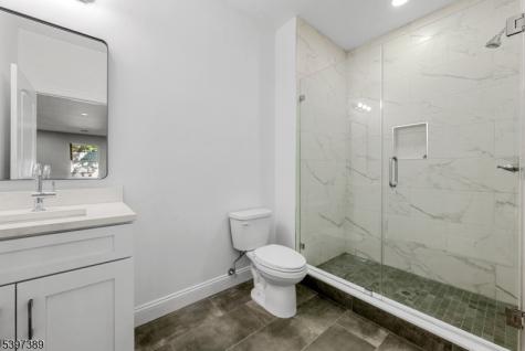 63 Oak Street East Orange NJ 07018