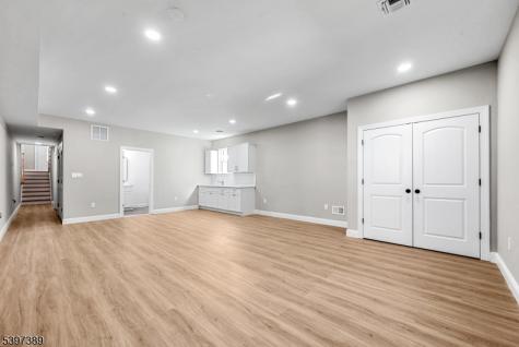 63 Oak Street East Orange NJ 07018