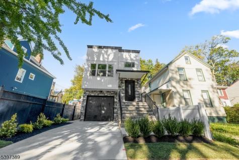 63 Oak Street East Orange NJ 07018