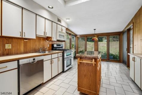 907 Pleasant Valley Way West Orange NJ 07052