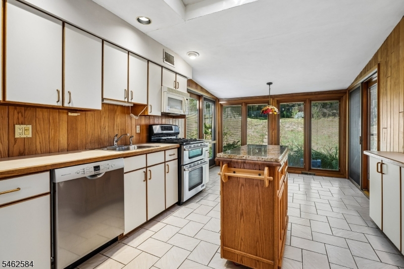 907 Pleasant Valley Way West Orange NJ 07052