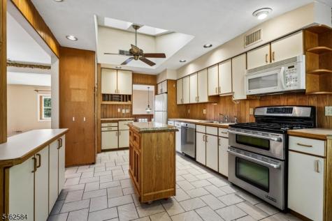 907 Pleasant Valley Way West Orange NJ 07052