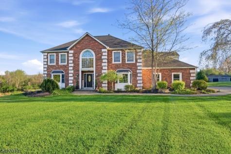 7 Woodfield Road Green NJ 07821