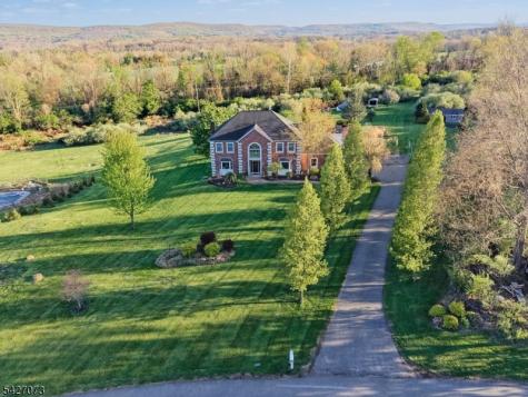 7 Woodfield Road Green NJ 07821