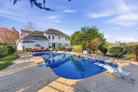 7 Woodfield Road Green NJ 07821