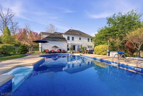 7 Woodfield Road Green NJ 07821