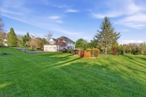 7 Woodfield Road Green NJ 07821