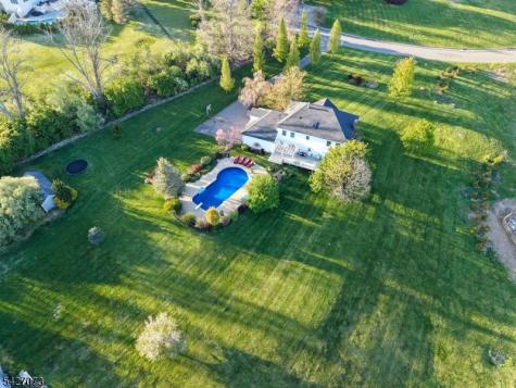 7 Woodfield Road Green NJ 07821