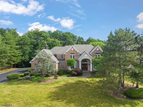33 Fox Run North Caldwell NJ 07006