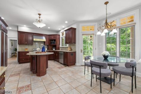 33 Fox Run North Caldwell NJ 07006