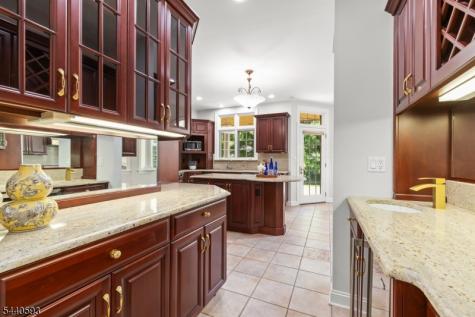 33 Fox Run North Caldwell NJ 07006
