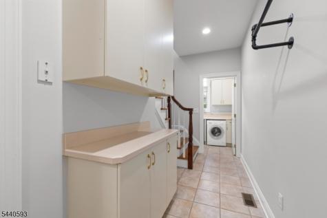 33 Fox Run North Caldwell NJ 07006