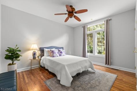 33 Fox Run North Caldwell NJ 07006