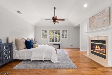 33 Fox Run North Caldwell NJ 07006