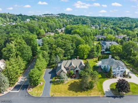 33 Fox Run North Caldwell NJ 07006