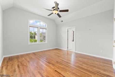 33 Fox Run North Caldwell NJ 07006