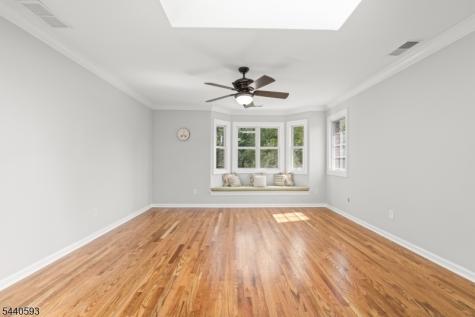 33 Fox Run North Caldwell NJ 07006