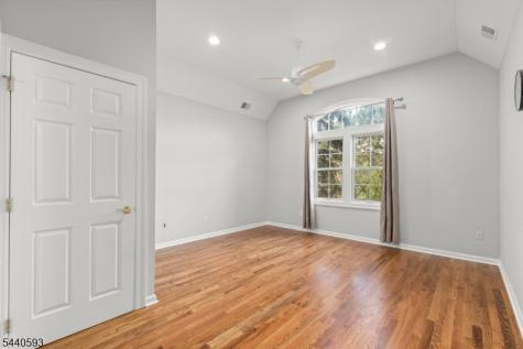 33 Fox Run North Caldwell NJ 07006