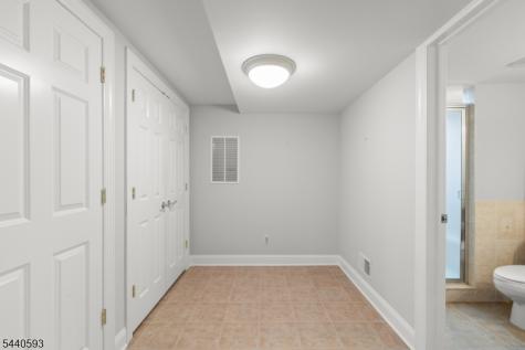 33 Fox Run North Caldwell NJ 07006