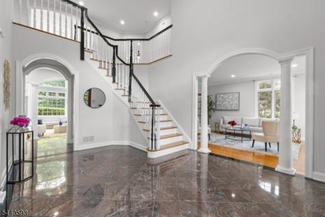 33 Fox Run North Caldwell NJ 07006